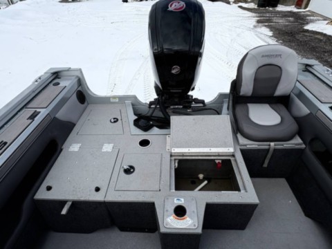 2023 Smokercraft Ultima 182