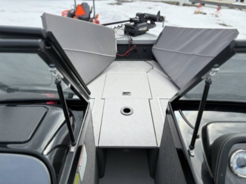 2023 Smokercraft Ultima 182