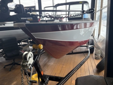 2025 Starcraft 196 Fishmaster Burgandy